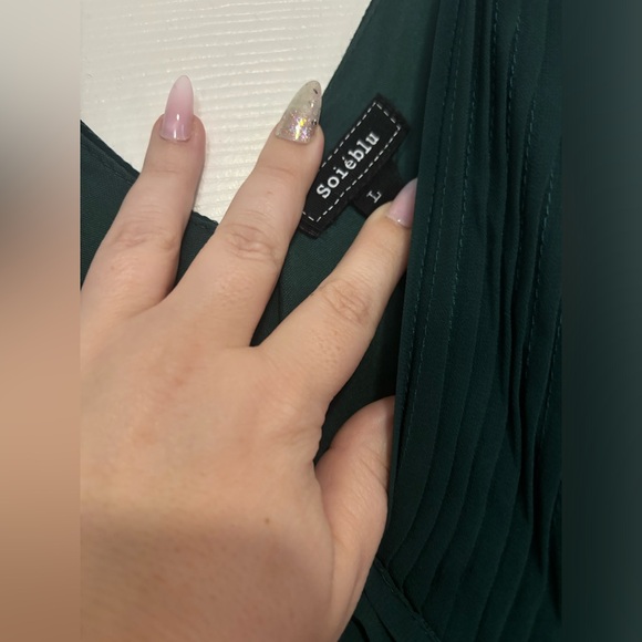 Dresses - Picture 2 of 15